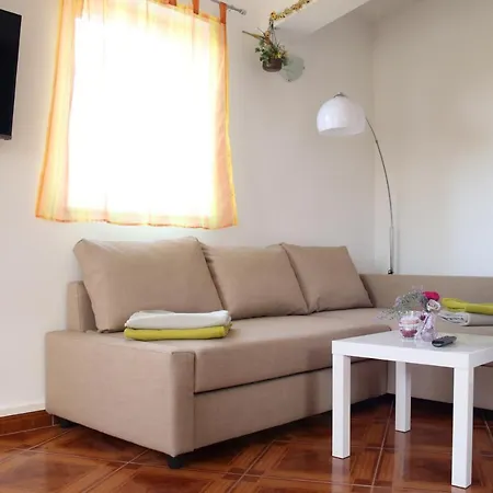 Pegla * 内里吉恩